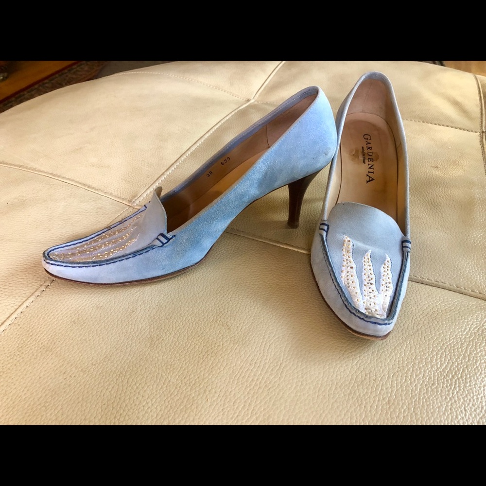 Blue suede shoes 🥂